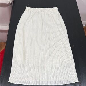 Uniqlo Medium Elegant White Pleated Midi Skirt
